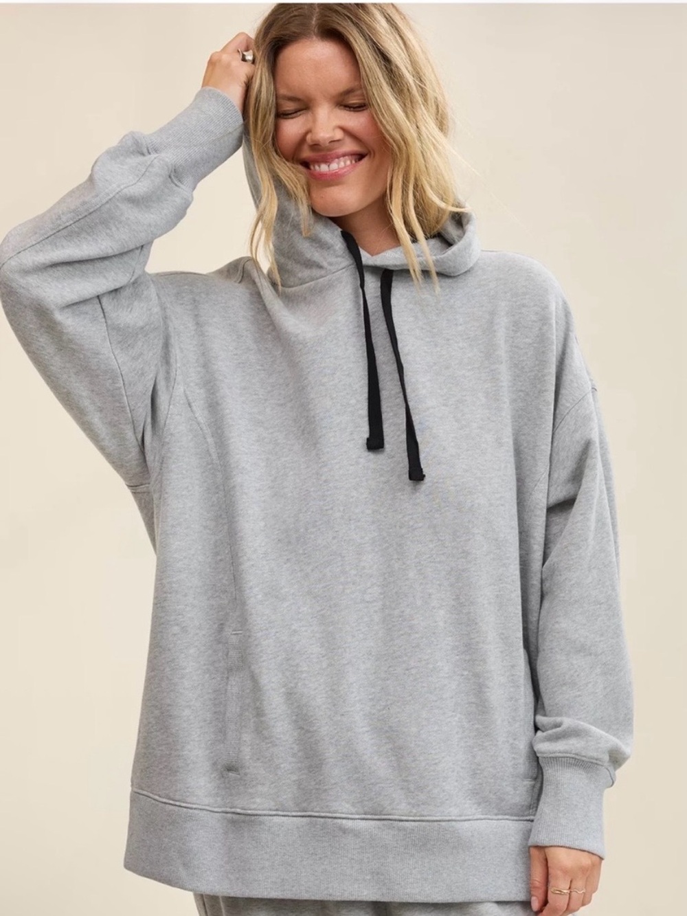 Aerie Travel Hoodie in a heather grey shade. Size M (P2P 24”)